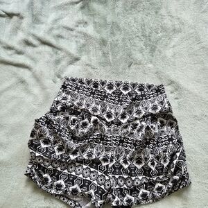 Valia Black and White Geometric Women's Athletic Shorts